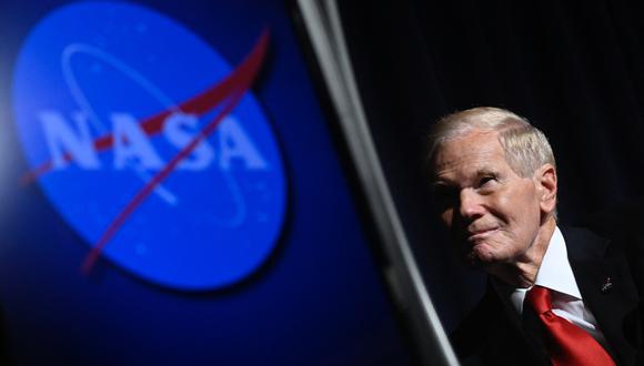 El administrador de la NASA, Bill Nelson, observa durante una conferencia de prensa sobre fenómenos anómalos no identificados (UAP) u ovnis, el 14 de septiembre de 2023. (Foto de ANDREW CABALLERO-REYNOLDS / AFP).