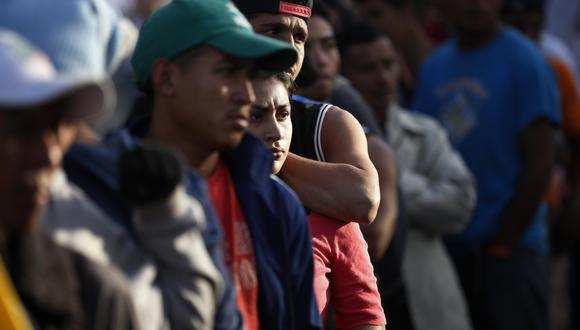 Unos 6.062 inmigrantes esperan su turno en un albergue en Tijuana. Sin embargo, se espera que el número pueda crecer con la llegada de más personas que ansían solicitar refugio en Estados Unidos. (AP)