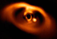 Esta es la primera imagen de un planeta recién nacido