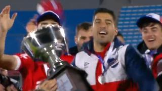 Luis Suárez sale campeón en Nacional: el delantero levantó el título del Torneo Clausura