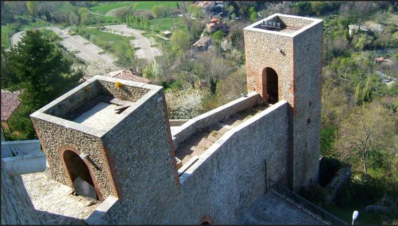 El Castillo di Montefiore, construido en el siglo XIII, es una de las propiedades que el gobierno italiano está regalando. (Foto: Andrea Carloni/ Flickr bajo licencia de creative commons)