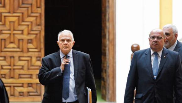 Informe sobre el ex presidente Alan García será enviado “de inmediato” a Uruguay, dijo el embajador.