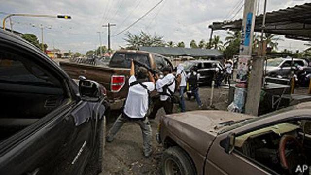 ¿De qué sirve el "desarme" de las autodefensas en Michoacán? - 1