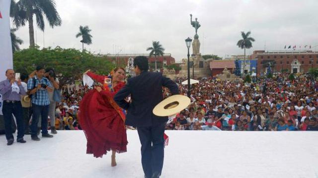 Trujillo: 5.000 personas bailaron “Marinera en la plaza” - 2