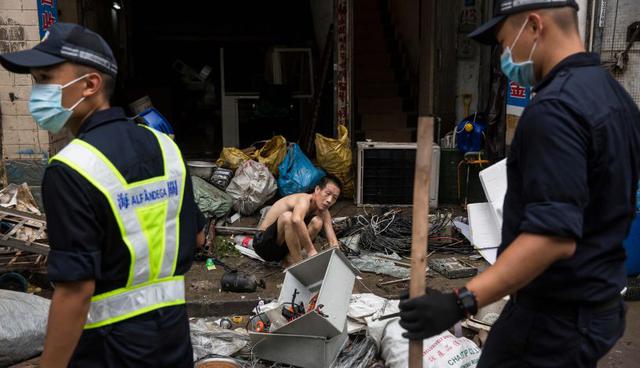 El portavoz de la policía nacional, Benigno Durana, indicó por su parte a la AFP que 43 personas siguen desaparecidas, y que más de 155 mil se encuentran en centros de evacuación. (Foto: AFP)