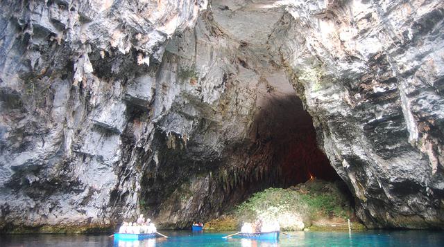 Conoce la cueva Melissani, una hermoso atractivo en Grecia - 2