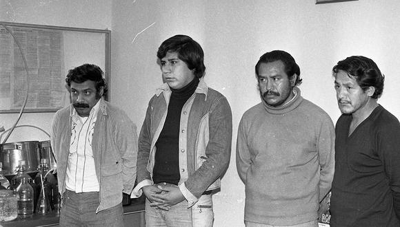 El 10 de setiembre de 1979, la PIP detuvo a una banda de narcotraficantes en Lima. Lo anecdótico de las detenciones fue que los detectives se disfrazaron de mendigos para seguir a los delincuentes durante meses. Un perro policía ayudó a localizar los laboratorios clandestinos donde se elaboraron más de cien kilos de cocaína. Una cantidad valorizada en 500 millones de soles. (Foto: GEC Archivo Histórico)