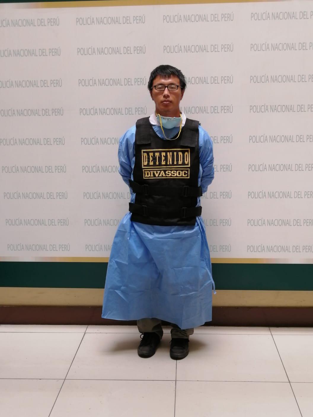 El sujeto reconoció no estar autorizado para realizar pruebas rápidas. (Foto: PNP)