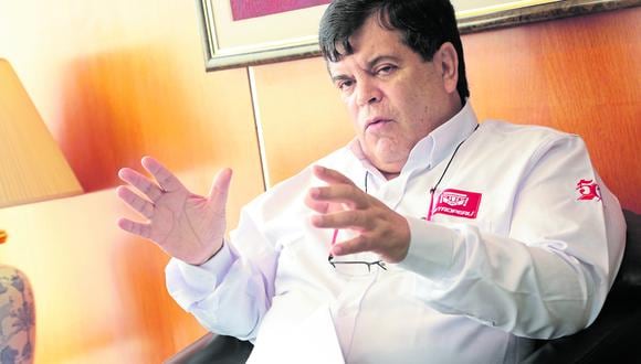 "Estamos trabajando en cambiar una cultura de muchas décadas de tolerancia a la corrupción", explica Carlos Paredes, presidente de Petro-Perú.