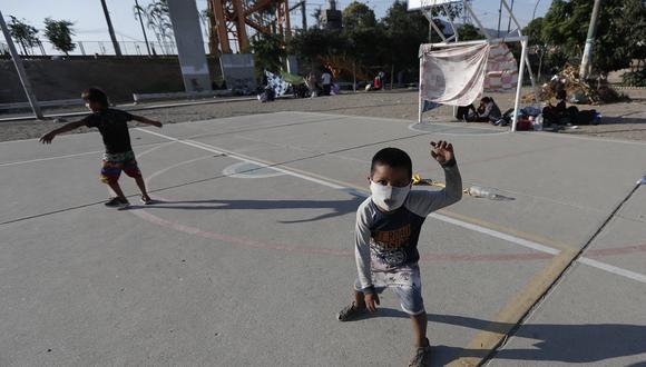 Desde el 18 de mayo, menores hasta de 14 años podrán salir cerca a sus casas acompañados de sus padres. (GEC)