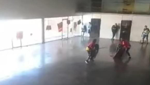 Así se enfrentaron los presos en una cárcel de Chaco, en Argentina. (Captura de video).