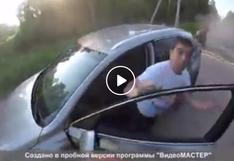 YouTube: conductor ebrio recibe karma instantáneo tras pelearse con motociclista