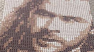 Facebook: Retrato de Thor hecho con dos mil tazas de café