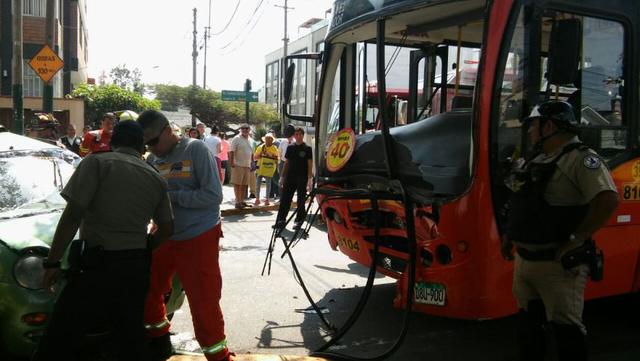 Surco: así quedaron los vehículos tras accidente mortal - 4