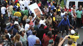 Nelson Mandela: miles de sudafricanos se despiden de su líder en su casa de Johannesburgo [FOTOS] 