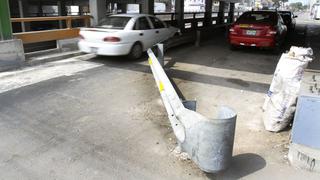 Guardavías dificulta el paso vehicular en la Av. Brasil [FOTOS]