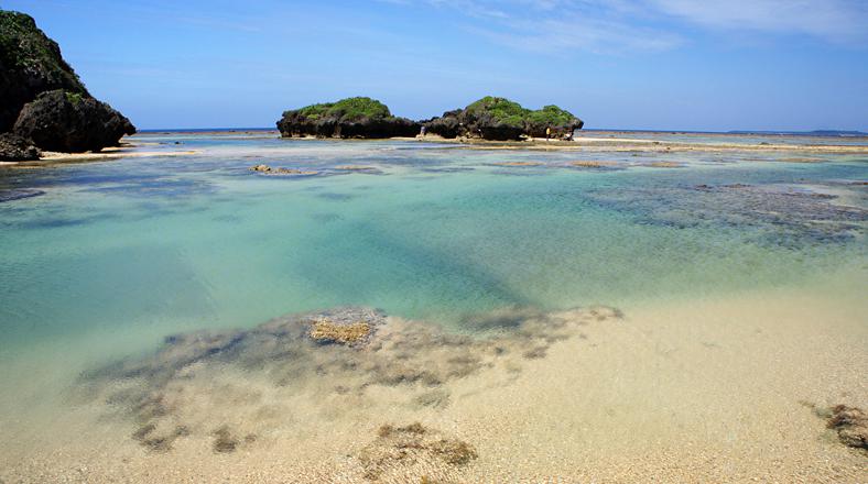 Esta playa de Japón tiene granos de arena con forma de estrella - 1