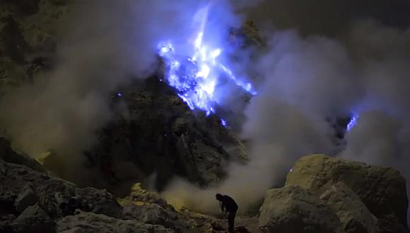 VIDEO: Hacen documental sobre el único volcán con lava azul