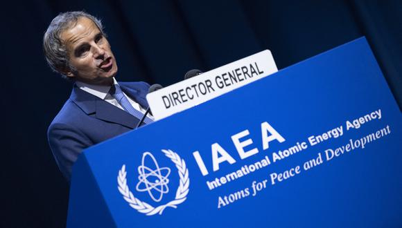 Rafael Grossi, director general de la Agencia Internacional de Energía Atómica (OIEA), habla durante la Conferencia General de la OIEA en la sede de la agencia en Viena, Austria, el 26 de septiembre de 2022. (Foto de JOE KLAMAR / AFP)