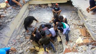 Indonesia: La búsqueda de sobrevivientes entre los escombros