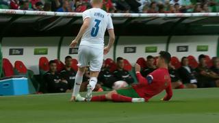 Cristiano Ronaldo cometió dura falta y fue amonestado, pero los hinchas silbaron al árbitro | VIDEO