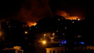 Más de 750 bomberos luchan por controlar incendio en Portugal