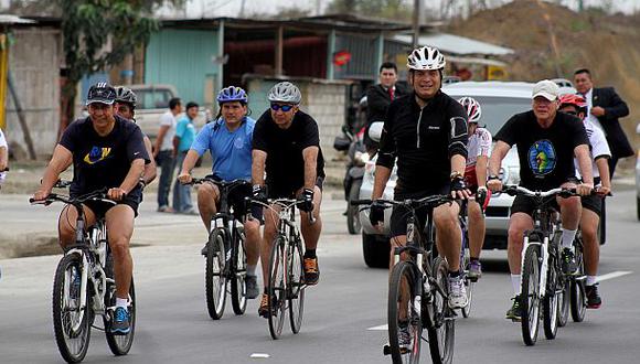 Ollanta Humala y Correa pasearon en bicicleta antes de Gabinete