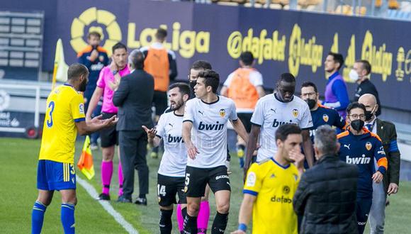 Gayá precisó que el central “estaba hundido” por recibir “un insulto muy feo” tras discutir con Juan Cala, zaguero del Cádiz. (Foto: Valencia)