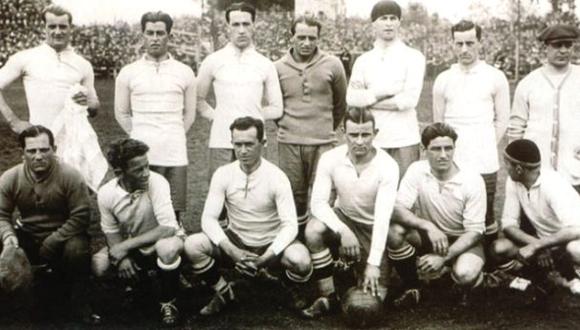 En París 1924, la selección uruguaya sorprendió a los europeos con brillantes actuaciones que la llevaron a subir al podio olímpico para recibir la medalla de oro.