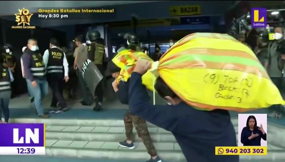 Policía incauta más de 500 costales con ropa 'bamba' en Polvos Azules  FIESTAS NNAV | VIDEO | LATV | VIDEOS | EL COMERCIO PERÚ
