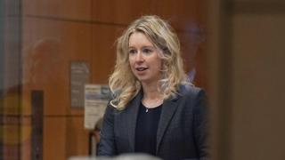 Fiscalía pide 15 años de cárcel para Elizabeth Holmes, la polémica emprendedora de Silicon Valley
