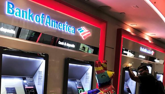 Un grupo de cajeros automáticos de Bank of América, cuyo uso aumenta en Día de Acción de Gracias y Black Friday. (Reuters)
