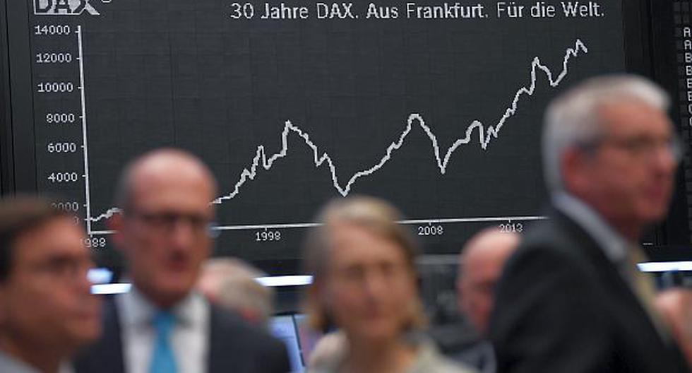 European stock markets rise and Paris and Frankfurt reach new highs