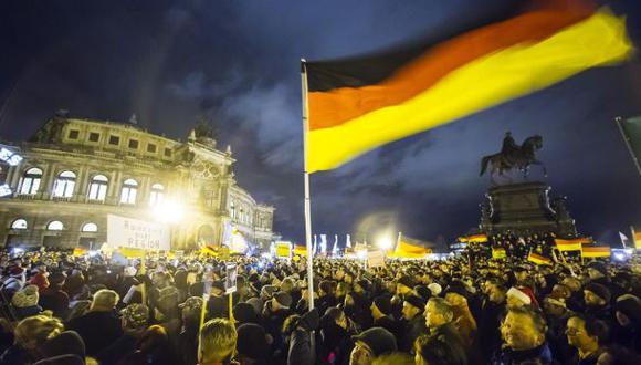 Alemania: Miles se manifiestan contra islamización de Occidente
