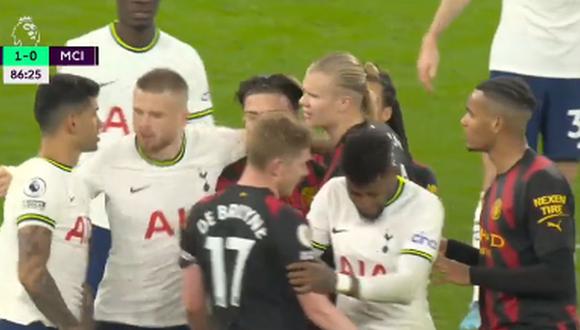 La molestia de Haaland con Cuti Romero tras su expulsión en el Tottenham vs Manchester City | Foto: captura