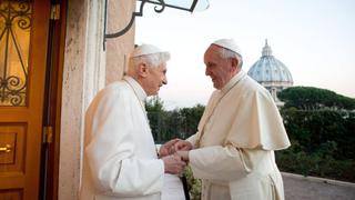 Benedicto XVI devuelve la visita a Francisco y almuerzan juntos 