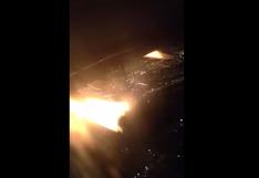 YouTube: Fuego en turbina de avión en pleno vuelo (VIDEO)