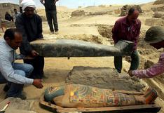 Egipto descubre tres ataúdes de madera de la época grecorromana