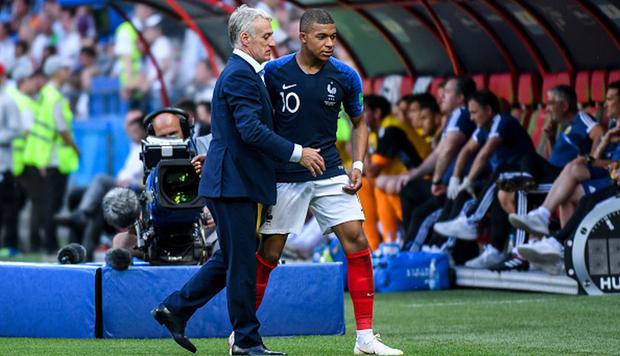 Didier Deschamps has known how to deal with the behavior of Kylian Mbappé.  (Getty Images)