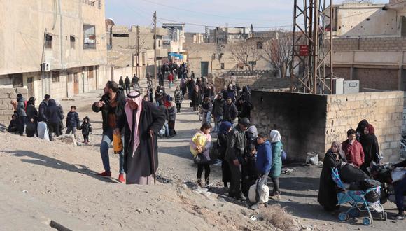 Miles de civiles fueron desplazados por los enfrentamientos en torno a la prisión de Ghwayran. (Foto: AFP)