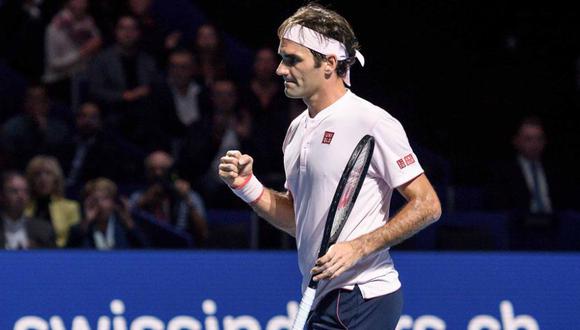 Roger Federer se impuso por 2-0 a Daniil Medvédev en el marco de las semifinales del Torneo de Basilea. De esta manera, se clasificó a la final del certamen (Foto: agencias)