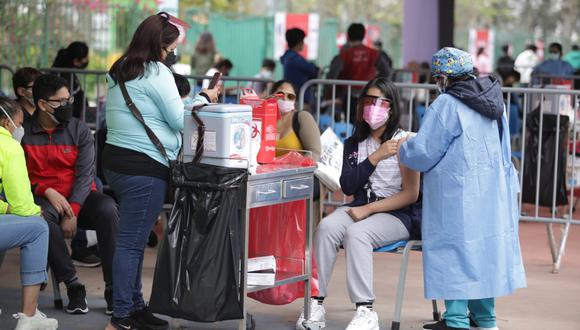 Más de 20 millones de personas han sido vacunadas con una dosis contra el COVID-19 en el país | Foto: El Comercio