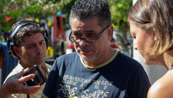 En la imagen Jairo, el padre de una desaparecida en el incendio de la discoteca de Murcia. (EFE/ Marcial Guillén).