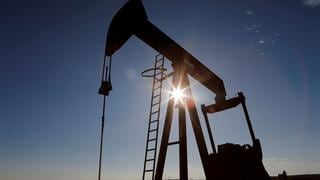 Arabia Saudita y Rusia logran acuerdo para recorte de producción petróleo