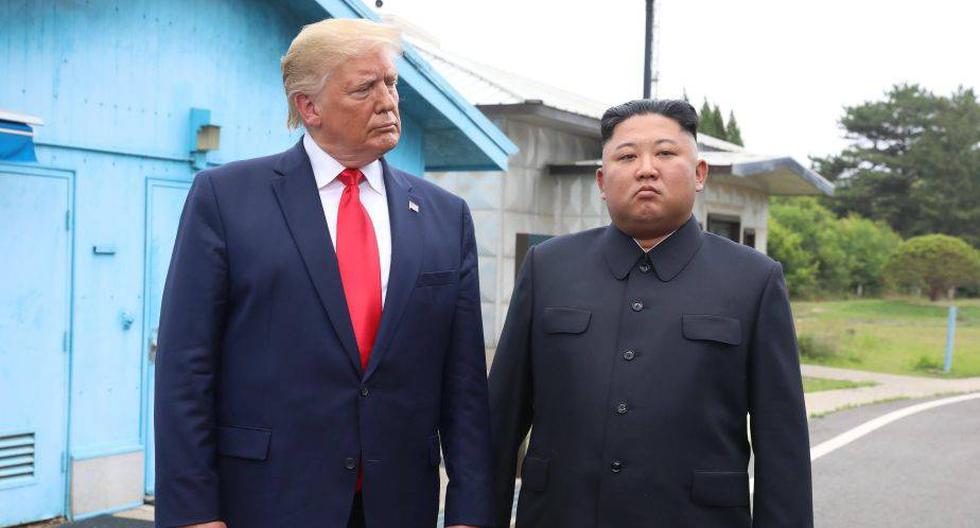 Donald Trump cruzó la línea divisoria y se convirtió en el primer presidente estadounidense que pisa jamás territorio norcoreano. (Foto: EFE)