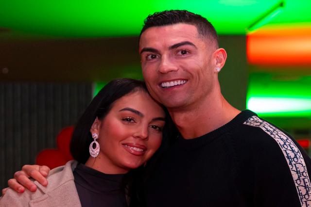 "¡Feliz día de los enamorados mi amor! ¡Qué suerte tenerte en mi vida!", publicó Cristiano Ronaldo.