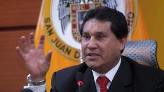 Alcalde Carlos Burgos evita responder la denuncia por malversación