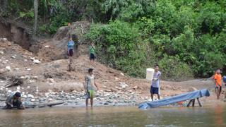 Amazonas: menores trabajan en extracción ilegal de oro en ríos