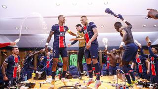 El festejo en el vestuario del PSG tras acceder a las semifinales de Champions League [FOTO]