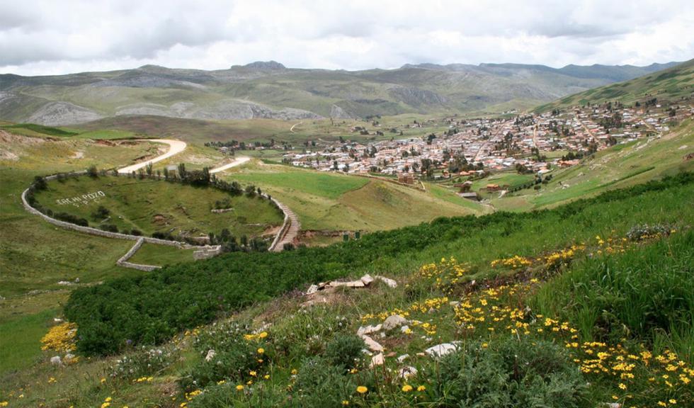 En esta zona de la ciudad hay una tradición que se transmite de familia en familia y es la técnica de tejido. Los artesanos elaboran sus tapices hechos de lana de oveja, alpaca y tintes vegetales. Foto: Redbus